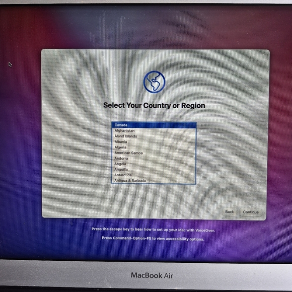 Apple Macbook Air 2017 1.8 GHz Core 8 Gig Of Memory 125 Gig Harddrive - Picture 12 of 15